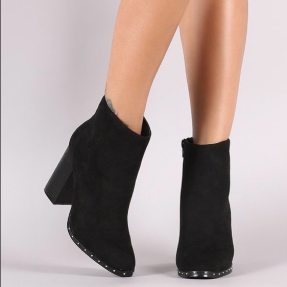 🌟HP🌟 Studded Trim Booties - Picture 5 of 8